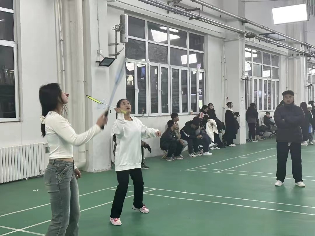 亚星yaxing221汽车工程学院首届体育文化节羽毛球联赛下